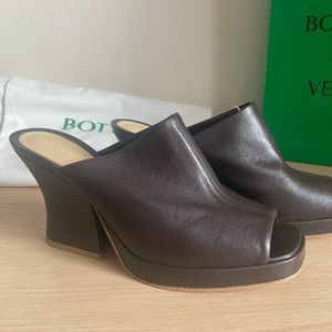 BOTTEGA VENETA
Leather Stack Mules New